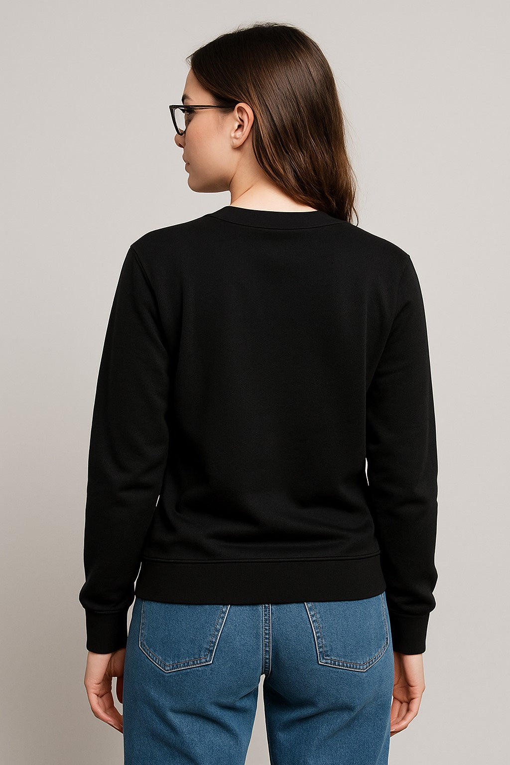 Premium Black Crewneck Sweatshirt – Timeless Comfort & Style