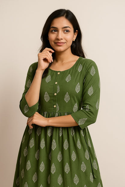 Elegant Green Kurthi with White Leaf Motif – Festive & Everyday Charm