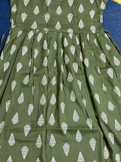 Elegant Green Kurthi with White Leaf Motif – Festive & Everyday Charm