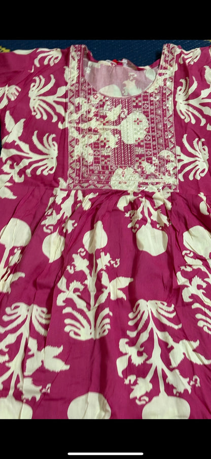 Magenta Grace Kurthi – Embroidered Elegance with Floral Charm