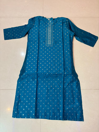 Elegant Teal Kurta – Festive Wear with Gold Accents